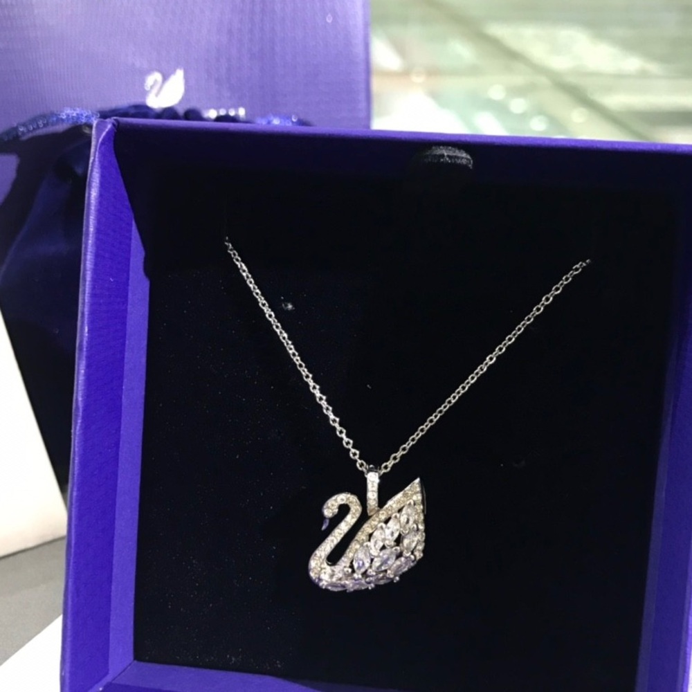 Swarovski Silver Swan Crystal Pendant Necklace